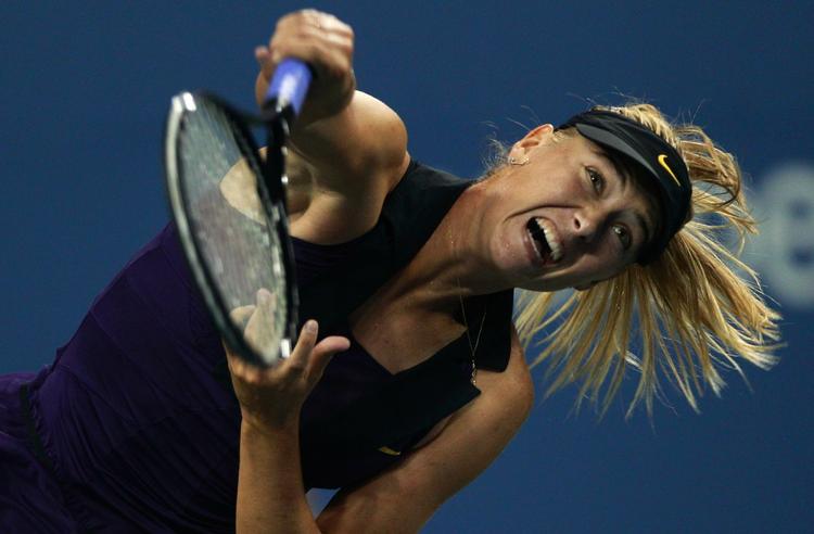 toptrimmet. Maria Sharapova er gået sikkert hen over modstanderne i de første runder af US Open og ligner en meget svær opgave for Caroline Wozniacki, når de to eventuelt støder sammen i fjerde runde. 