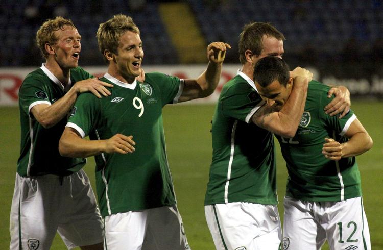 1-0. Den indskiftede Birminghamspiller Keith Fahey (th.) blev matchvinder i Irlands første EM-kvalifikationskamp. 