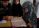 Svært. Forskere har fundet ud af, at højre hjernehalvdel har vanskeligt ved at skelne de delajerede arabiske tegn fra hinanden. 