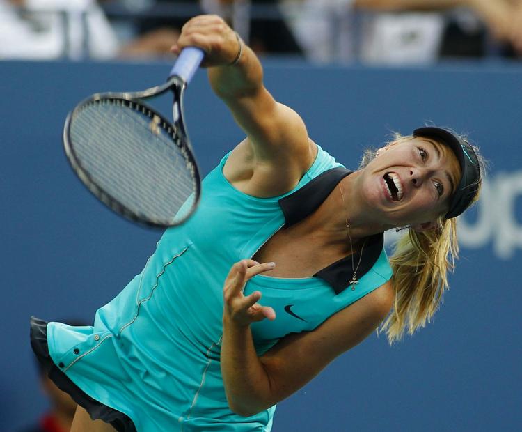 Aaaaaahr. Maria Sjarapova er ikke bare kendt for sit aggressive spil. Hun stønner også højere, end en græsslåmaskine larmer. Det blev målt ved Wimbledon i 2008. (Arkivfoto) 