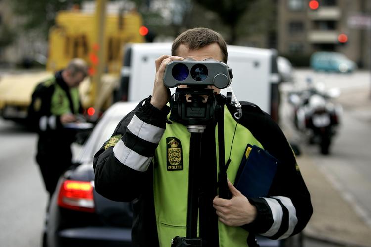 Hurtigere. Regeringen foreslår, at der på visse landeveje skal være tilladt at køre 90 km/t mod den nuværende fartgrænse på 80 km/t. (Arkivfoto) 