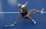 ups. En af de få gange under kampen mod Maria Sjarapova, hvor Caroline Wozniacki ikke bevægede sig helt optimalt. Men danskeren vandt alligevel pointet, da Sjarapova sendte bolden ud. 