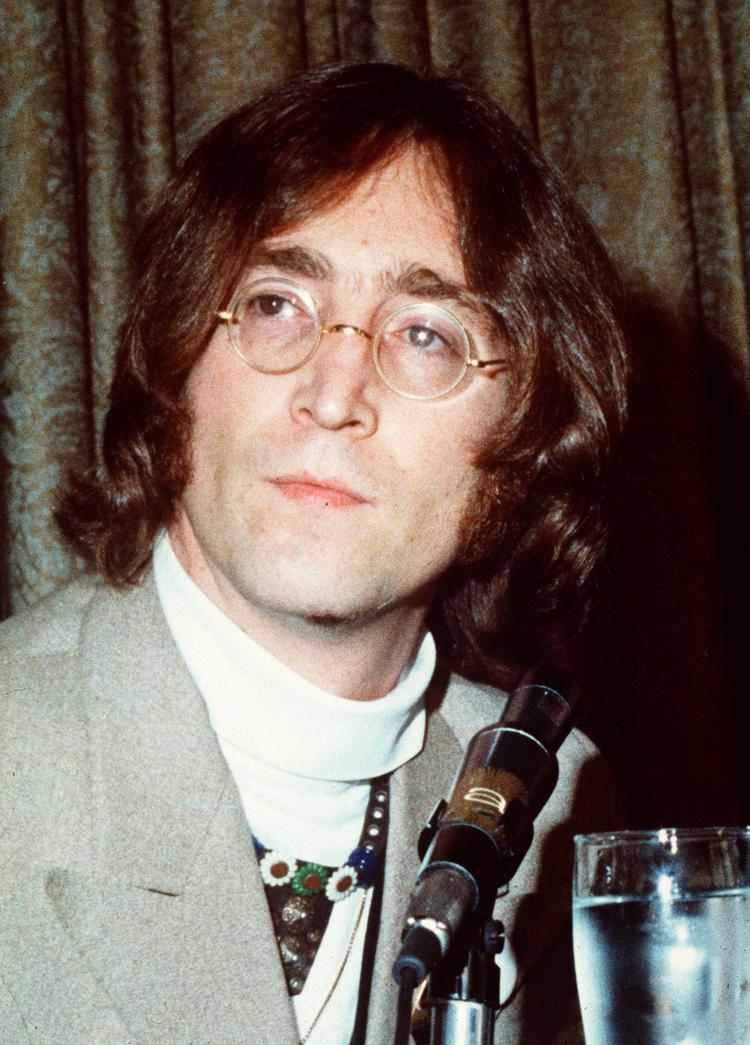 skuddræbt. John Lennon blev for 30 år siden dræbt med skud. 