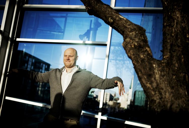 Arbejdsliv. Fremover vil den 40-årige journalist koncentrere sig om radioprogrammet 'Mads og monopolet'. 