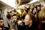 Der sker ting og sager i den københavnske metro. Her en piratfest i undergrunden. 