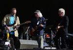 Legender. Medlemmerne fra den legendariske gruppe Crosby, Stills &amp; Nash udgiver nu et nyt album, godt 40 år efter deres første. 