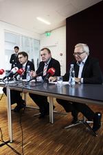 Formanden for Danmarks vækstråd, Lars Nørby Johansen, (th.) sammen med statsminister Lars Løkke Rasmussen og økonomi- og erhvervsminister Brian Mikkelsen pressemødet efter regeringens todages Vækstforum møde på Copenhagen Business School. 