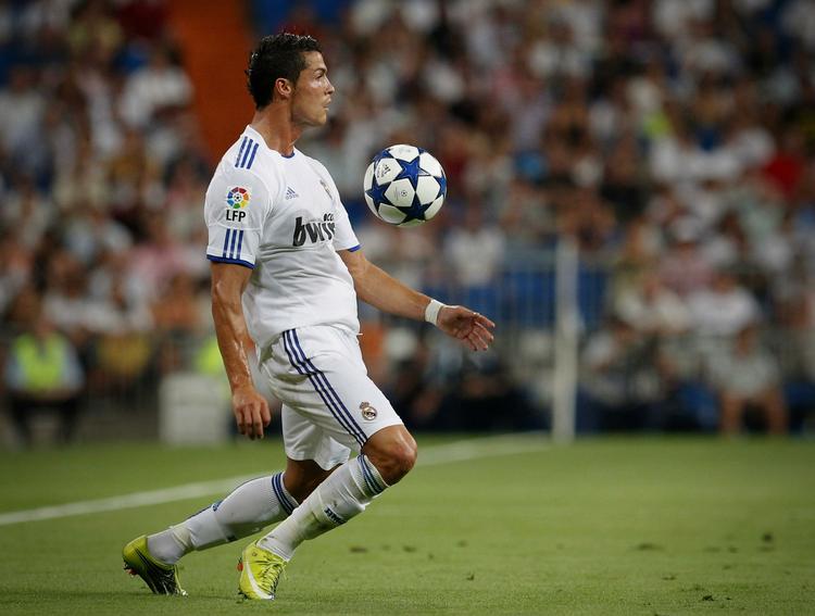 kampklar. Verdens dyreste fodboldspiller har spillet godt for Real Madrid, men svigter ofte på det portugisiske landshold. Nu er Ronaldo klar til at tørne ud for begge hold igen. Arkivfoto. 