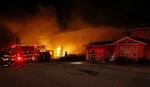 brand. En eksplosionsbrand i forbindelse med en gasledning brød i aftes lokal tid ud i byen San Bruno i Californien. Branden, der skete i et beboelsesområde, er stadig  i fuldstændig under kontrol. 
