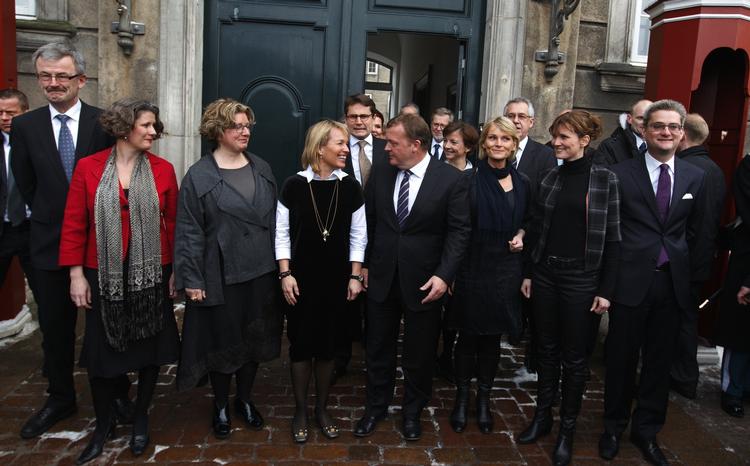 Lars Løkke Rasmussen (V) og Lene Espersen (K) tør ikke gennemføre nødvendige ændringer af frygt for at miste regeringsmagten. Selv den tidligere socialdemokratiske statstminister Poul Nyrup Rasmussen havde mere mod, mener formanden for Konservativ Ungdom. 