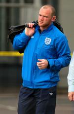 De engelske medier har kastet sig over Wayne Rooney og skriver detaljer om hans privatliv. 