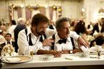 Klog komedie. 'Barney's Version' slutter veloplagt filmfestivalen af. Den handler om den cigarrygende og whiskydrikkende romantiker Barney (Paul Giamatti), der her ses  sammen med sin far (Dustin Hoffman).  Foto: Venedig Film Festival 