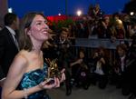 Guldløvinde. 39-årige Sofia Coppola med Guldløven lørdag aften i Venedig. Coppolas 'Somewhere' blev valgt som årets Guldløve-vinder af en helt enig jury. Sofia Coppola er datter af den amerikanske Francis Ford Coppola og var faktisk med i farens to første 'Godfather'-film - som hhv. baby og 3-årigt barn. 
