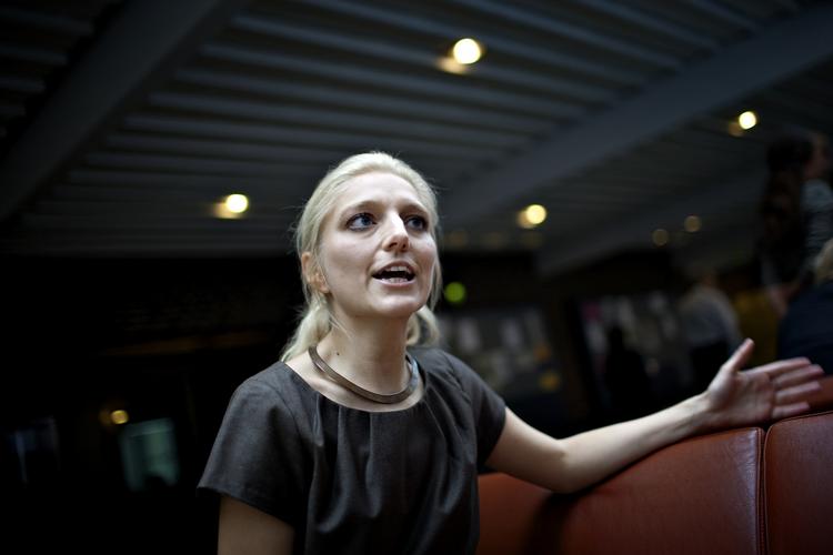 Zenia Stampe er blevet kritiseret for at profilere sig selv for meget i pressen. Nu skal hun kæmpe for sit politiske liv fra talerstolen. 