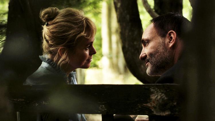 Producent Christine Hermansen spiller selv rollen som Caroline Mathilde, mens Kim Bodnia er livlægen Struensee. Foto: Roberta Film 