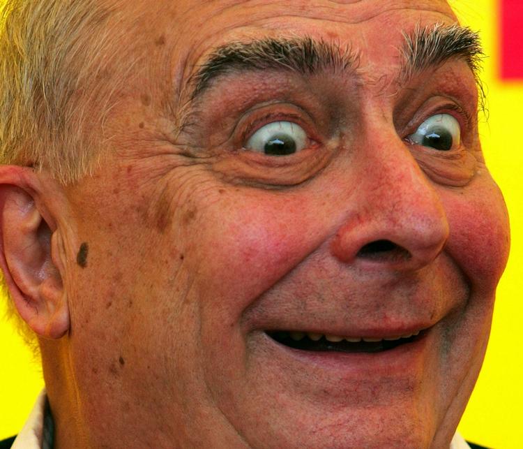 Chabrol mestrede både det uhyggelige med sans for komplotter og temaer som erotisk besættelse, jalousi og magtmisbrug. Her er han fotograferet ved filmfestivalen i Venedig i 2004. 