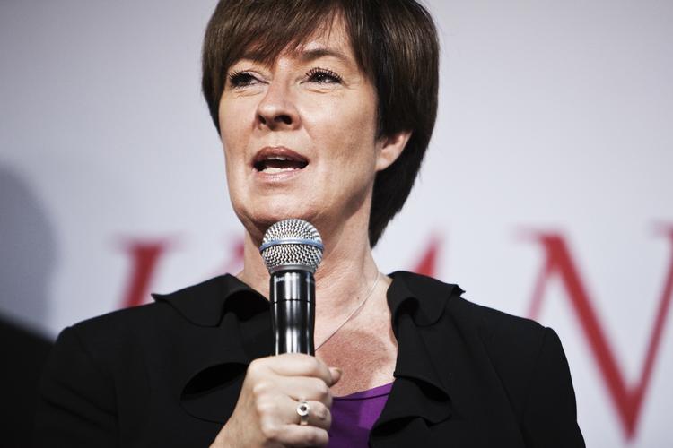 Duel. Under aftenens tv-duel diskuterede Mona Sahlin og Fredrik Reinfeldt emner som ungdomsarbejdsløshed, skattepolitik og klima. Statsministeren åbnede op for samarbejde med Miljöpartiet. 