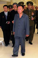 Lederen. Nordkoreas ubestridte leder, Kim Jong-il, fotograferet sidste år. 