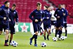 Scenevant. Jesper Grønkjær lever fint med det store pres inden Champions League-kampagnen indledes i aften mod Rubin Kazan. 