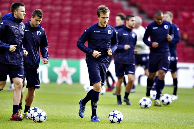 Scenevant. Jesper Grønkjær lever fint med det store pres inden Champions League-kampagnen indledes i aften mod Rubin Kazan. 