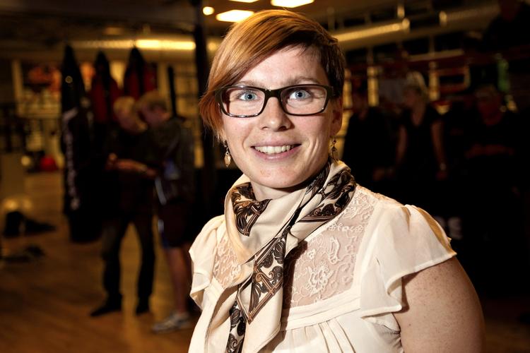 PÅ VEJ. Om 11 måneder skal 27-årige Helle Stahlholdt være klar til jernmanden. Cyklen klarer hun, men de andre discipliner skal der arbejdes på. 