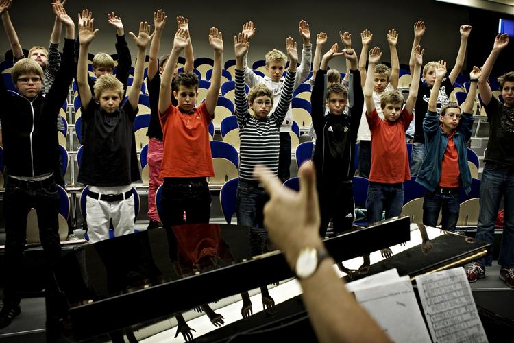 Kor. Sankt Annæ Gymnasiums folkeskole i København er kendt for sin intense musikundervisning. Det skal nu koste forældrene 500 kroner per barn om måneden, hvis det står til Københavns Kommune. 
