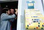 Lotto og oddset og præmieobligationer giver ingen garanti for gevinst. Men man ved, hvad man går ind i. Anderledes med konkurrencer på nettet, hvor der kan følge mærkelige aftaler med, når man opgiver sit navn til en konkurrence. ARKIV 