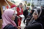 Skeptikere. 32 pct. af danskerne mener, at vi bruger for mange penge på at forbedre levevilkårene for ikkevestlige indvandrere. Men i Sverige er det hele 42 pct., der mener, at staten bruger for mange penge på ikkevestlige indvandrere. Foto: Jens Dresling 