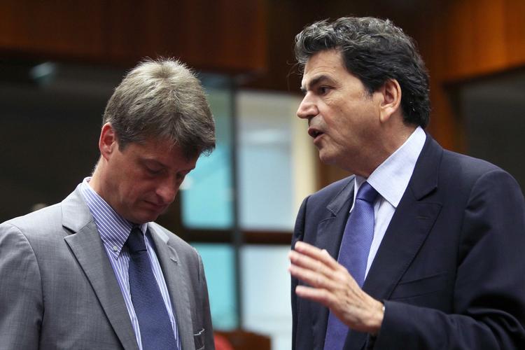 Vrede. Pierre Lellouche (t.h.) er tosset over udtalelse fra EU-kommissær. 