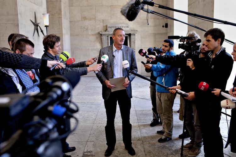 Efterforskning. Politiinspektør Svend Foldager mødte pressen for at fortælle om seneste nyt i bombesagen. 