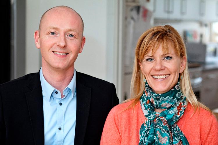 Luksusfælden. Værterne på 'Luksusfælden', program på TV3, Gustav Juul og Mette Reismann. 