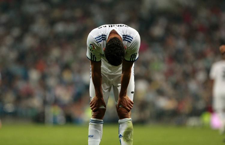 pifteri. Cristiano Ronaldo ærgrer sig over en af de mange målchancer, Real Madrid fik mod Osasuna. Tilskuerne lod heller ikke til at være tilfreds med spillet. Arkivfoto. 
