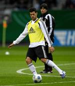 Exit? Michael Ballack opfordres indirekte til at stoppe landsholdskarrieren af træner Joachim Löw. Arkivfoto. 
