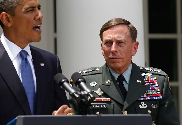 ansvar. Uenigheden mellem Barack Obama og general David Petraeus, den øverste chef i Afghanistan, understreger den tiltagende debat om ansvaret for krigen. Arkivfoto: J. Scott Applewhite/AP 