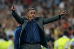 sur. Real Madrid-træner José Mourinho jubler over en scoring i holdets sejr mod Ajax i første runde af Champions Leagues gruppespil. Arkivfoto. 