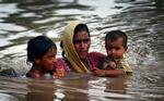 Naturkatastrofe. Enorme vandmasser har sendt mange pakistanere på flugt. 