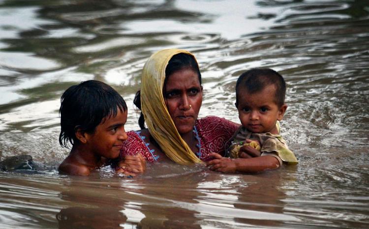 Naturkatastrofe. Enorme vandmasser har sendt mange pakistanere på flugt. 