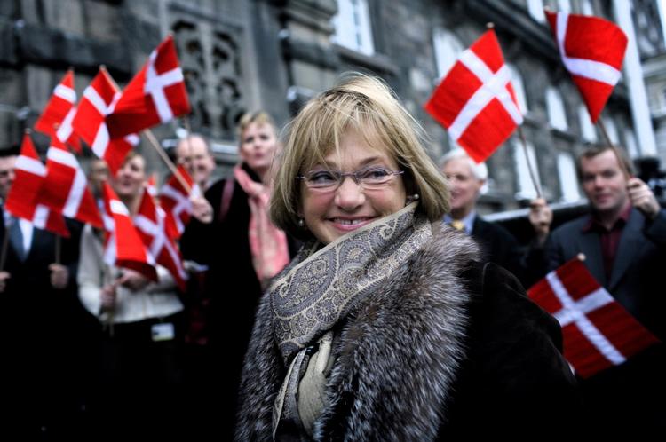 Folkelig. En af de partiledere, der gerne stiller op i kulturpolitisk sammenhæng, er Pia Kjærsgaard. 