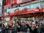 Fans. Der blev passet god på de to klubbers tilhængere i Hamburg. Arkivfoto. 