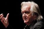 Drama. Uoverensstemmelser mellem  forfatteren og et teater betyder nu, at Mankell køber sin egen tekst tilbage. 