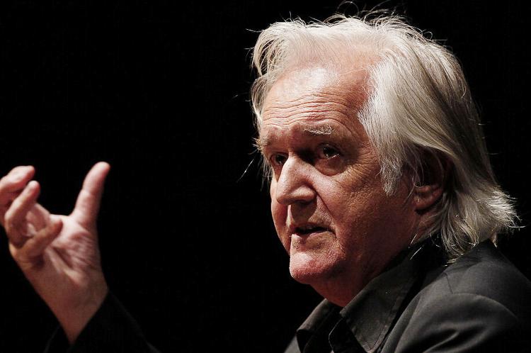 Drama. Uoverensstemmelser mellem  forfatteren og et teater betyder nu, at Mankell køber sin egen tekst tilbage. 