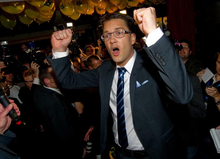 Vinder. Sverigedemokraternas leder, Jimmie Åkesson, jubler over, at partiet med 5,7 procent af stemmerne er kommet ind i Riksdagen med 20 mandater. 