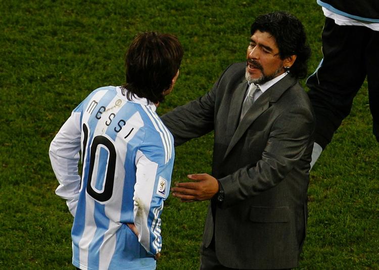 Genforening? Mardona vil gerne tilbage og være landstæner for Messi. Arkivfoto. 