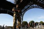 TERRORTRUSSEL. Flere udenlandske efterretningstjenester har meddelt Frankrig, at en kvinde planlægger et bombeangreb på den parisiske offentlige transport. 