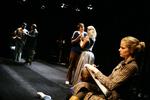 teater. Afgangselever fra Aarhus Teaters Skuespillerskole øver sig på en forestilling. Arkivfoto: Rasmus Baaner 