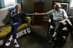 DEMENS. Dorothy Eckert lider af alzheimers, men passes fortsat hjemme af sin mand, John Eckert. Antallet af demens-ramte vil stige i de kommende år, advarer organisation. Arkivfoto. 