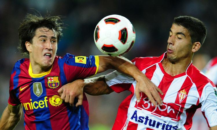 afløser. FC Barcelonas Bojan Krkic (tv) var valgt til kampen mod Gijón, da Lionel Messi er skadet. 