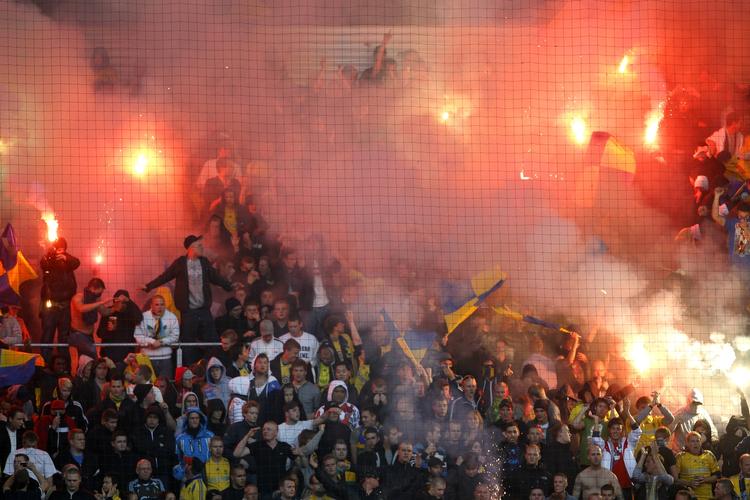 Ballade. Brøndby-fans gik amok under søndagens kamp i Parken. Det får nu konsekvenser. Arkivfoto. 