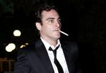 TILBAGE. Joaquin Phoenix var tilbage i sit gamle jeg, da han besøgte David Letterman i går. Her ses han til premieren på filmen 'I'm Stille Here' på filmfestivalen i Venedig. 