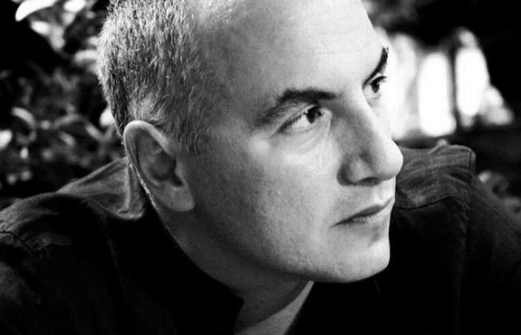 Danilo Reas kompositioner minder med deres rytmiske, bluesprægede drive klart om Keith Jarrett. 